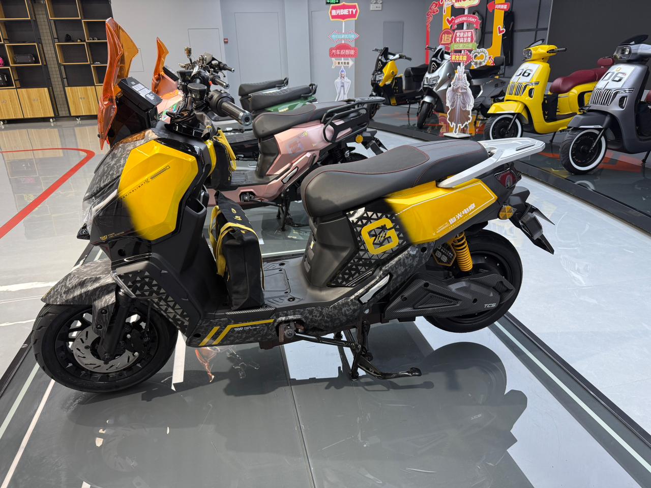 Range Pro 长续航电动踏板车